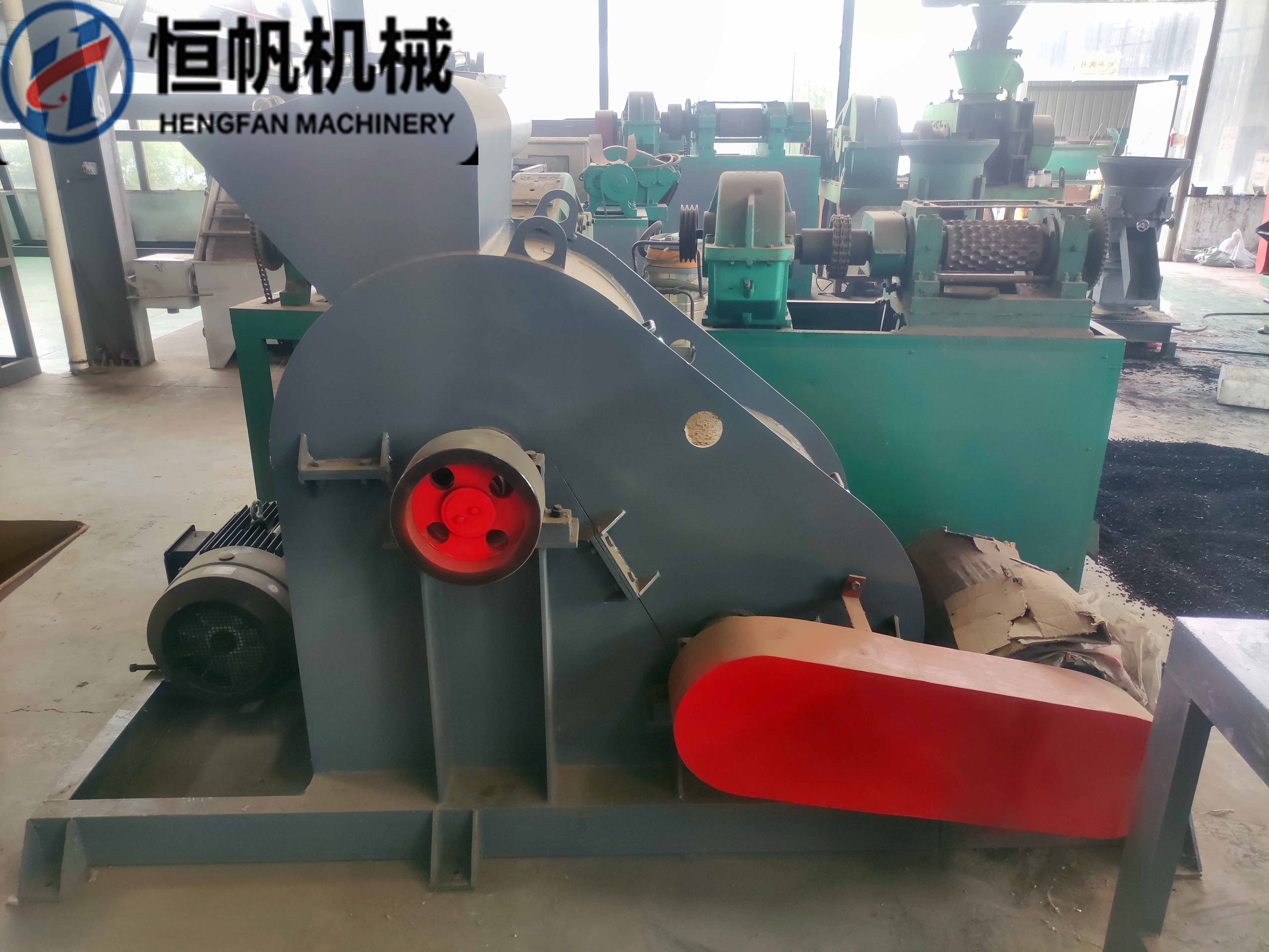 翻堆機與其他類型機如“打翻機”、 “攪拌機”、“螺旋翻攪機”等相比具有顯著特點(圖1)